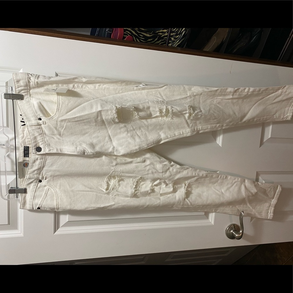 NWT white jeans with rips